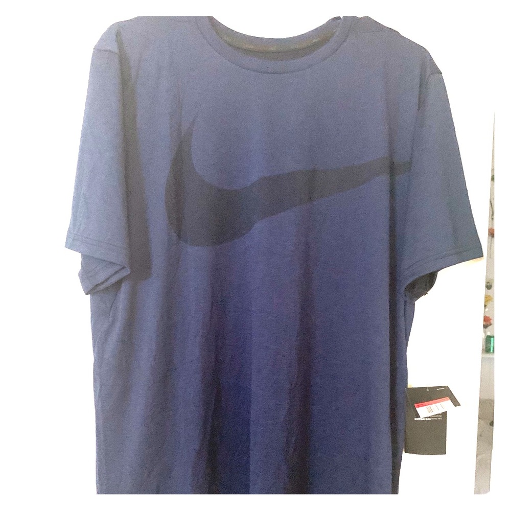 Men’s Nike shirt